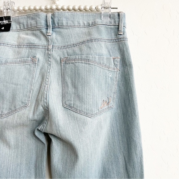 NEW Express Women's Mid-Rise Legging Skinny Jeans Ripped Knee Light Wash 4 NWT - Picture 7 of 8